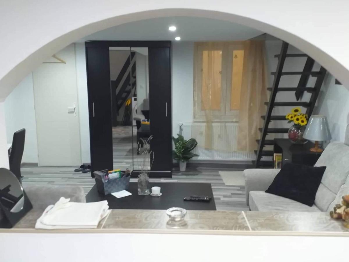 Little-Oasis Apartment Boedapest Buitenkant foto